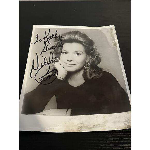 VIKKI CARR VOCALIST AUTOGRAPH AUTO SIGNED 8x10 B&W PHOTO VINTAGE FROM 1960’s - Picture 1 of 1